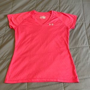 Under Armor, Women’s Heat Gear Athletic Shirt. Size XS.